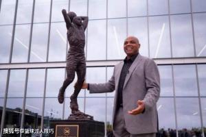 NBA巨星雕像分4个等级:巴克利买家秀C级,马龙A级,那SSS级呢？ 