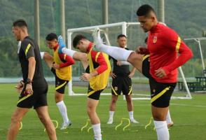 足球报：超龄国脚15个月没系统休息，对东亚杯抵触情绪大！ 